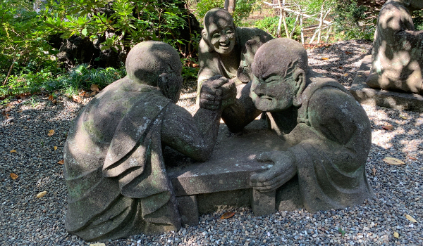川崎・浄慶寺のチョ～個性的な羅漢たちに、ほっこりする